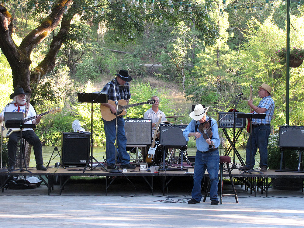 Rogue River country music